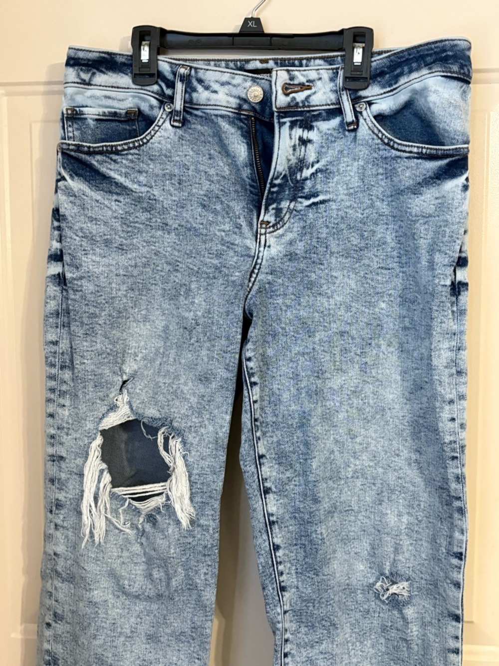 Express Light Blue Distressed Women’s Jeans - Picture 3 of 9